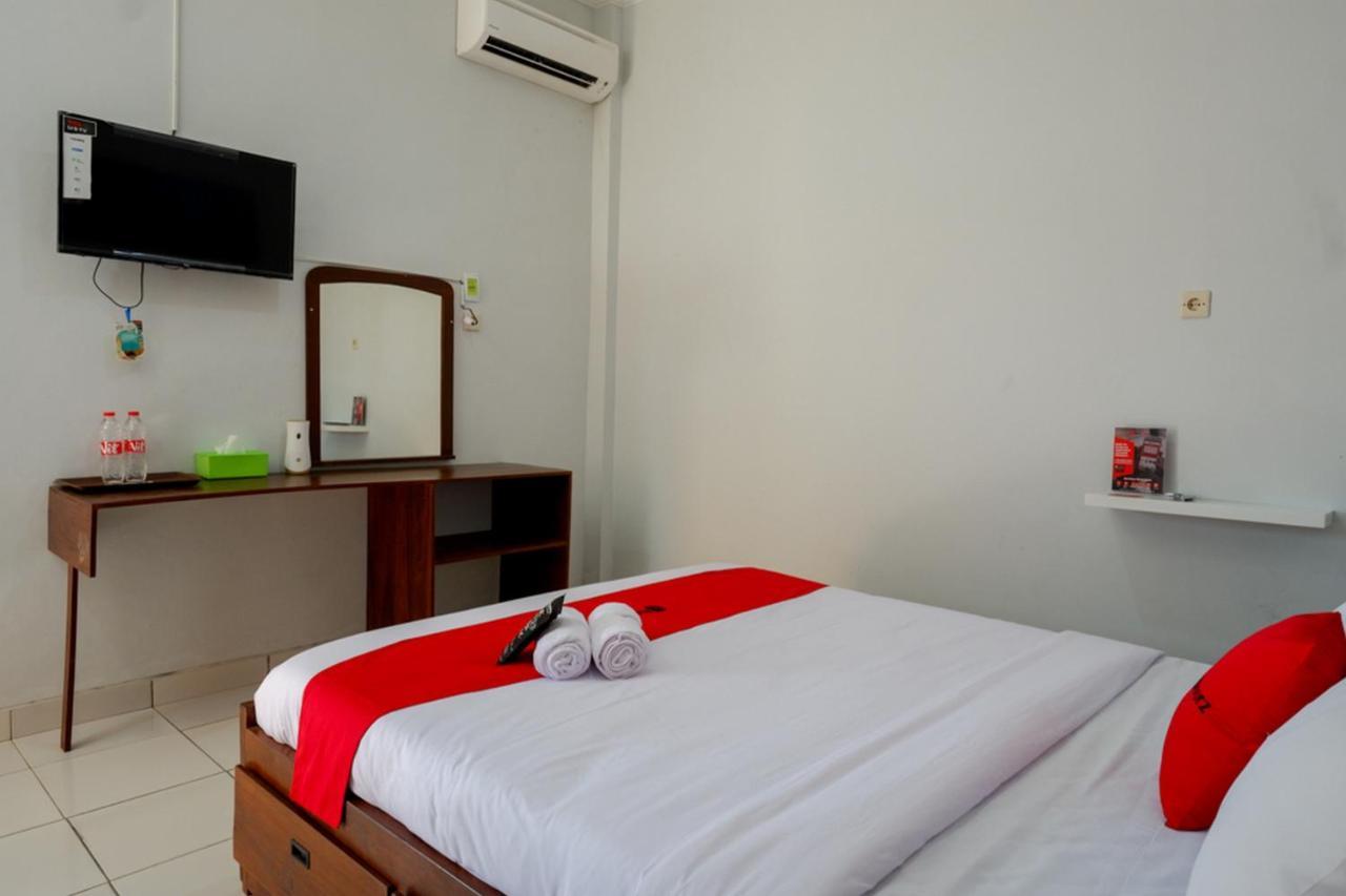 Reddoorz Near Padang Golf Adisucipto Ξενοδοχείο Potrojayan Εξωτερικό φωτογραφία